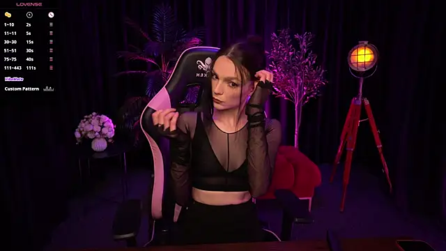 Wild Alice me online show from 05-13-26, 04:14