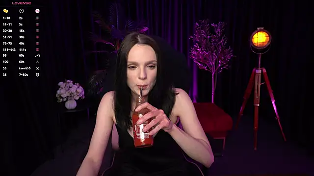 Wild Alice me online show from 04-22-26, 03:08