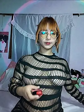 Snapshot of chloe_roxy chatting on 02-25-26, 06:41 chloe roxy online show from 02-25-26, 06:41