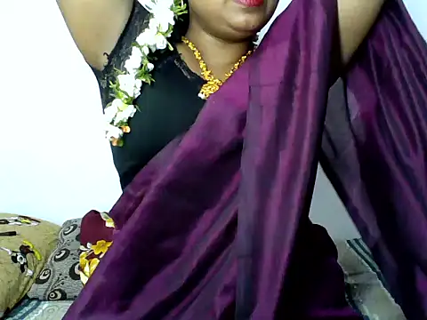 Snapshot of Angel_honeybear_143 chatting on 06-06-26, 04:34 Angel honeybear 143 online show from 06-06-26, 04:34