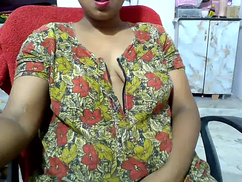 Snapshot of Angel_honeybear_143 chatting on 06-25-26, 07:08 Angel honeybear 143 online show from 06-25-26, 07:08