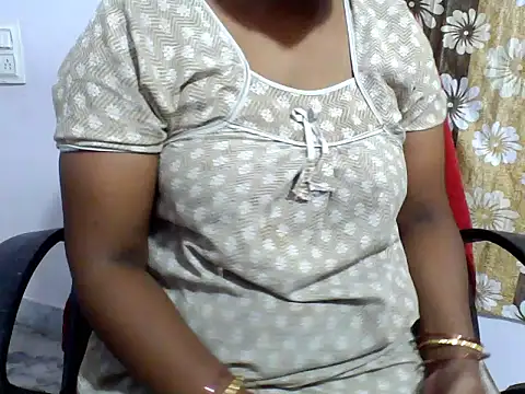 Snapshot of Angel_honeybear_143 chatting on 06-15-26, 05:23 Angel honeybear 143 online show from 06-15-26, 05:23