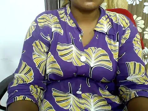 Snapshot of Angel_honeybear_143 chatting on 06-17-26, 06:07 Angel honeybear 143 online show from 06-17-26, 06:07