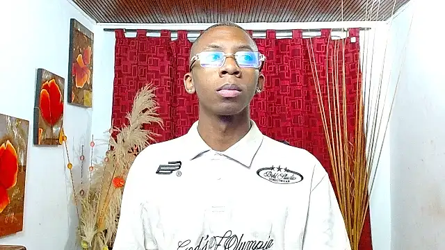 Snapshot of milo018 chatting on 02-18-26, 09:28 milo018 online show from 02-18-26, 09:28