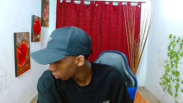 Snapshot of milo018 chatting on 07-02-26, 01:28 milo018 online show from 07-02-26, 01:28