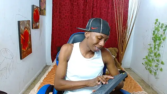 Snapshot of milo018 chatting on 07-01-26, 07:52 milo018 online show from 07-01-26, 07:52