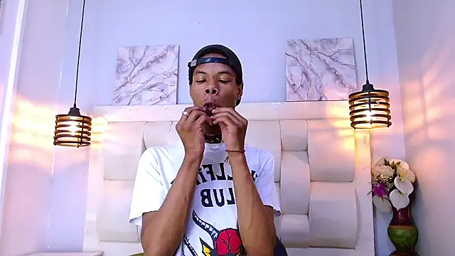 Santiago Ortiz  online show from 04-10-26, 06:59