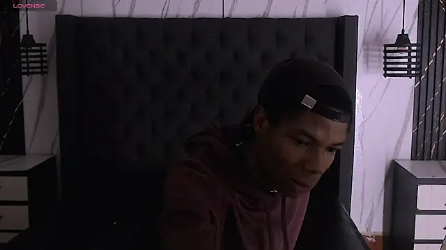 Santiago Ortiz  online show from 04-12-26, 01:03