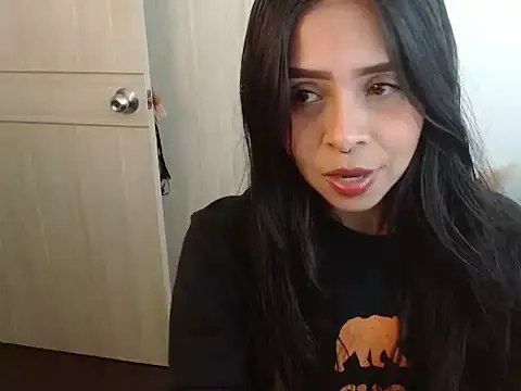 Snapshot of Pauliha chatting on 02-25-26, 05:02 Pauliha online show from 02-25-26, 05:02