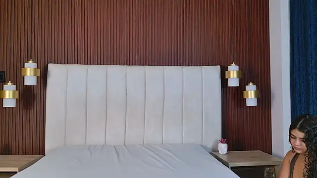 Lorenn Sweet online show from 04-14-26, 12:21