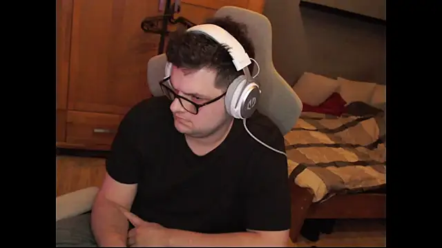 Whyteshadow4235 online show from 02-23-26, 07:14