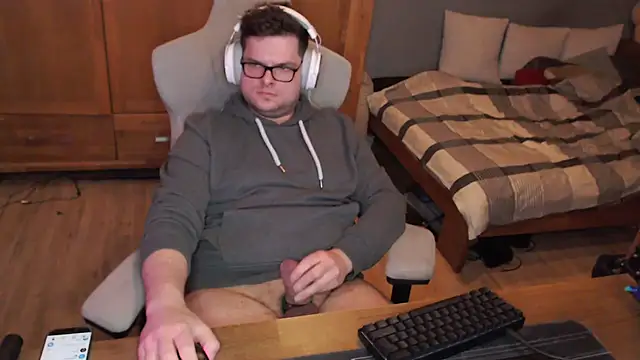 Whyteshadow4235 online show from 02-17-26, 10:40