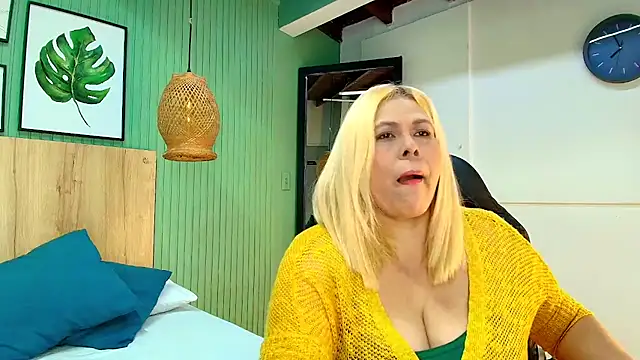 Snapshot of eva_colen50 chatting on 03-12-26, 05:17 eva colen50 online show from 03-12-26, 05:17