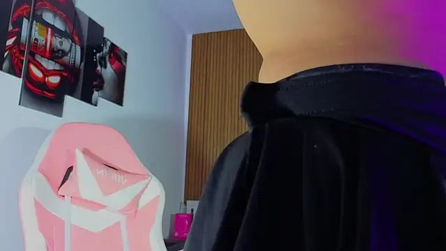 Sophiexx  online show from 04-09-26, 01:17