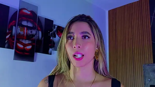 Sophiexx  online show from 03-07-26, 12:06