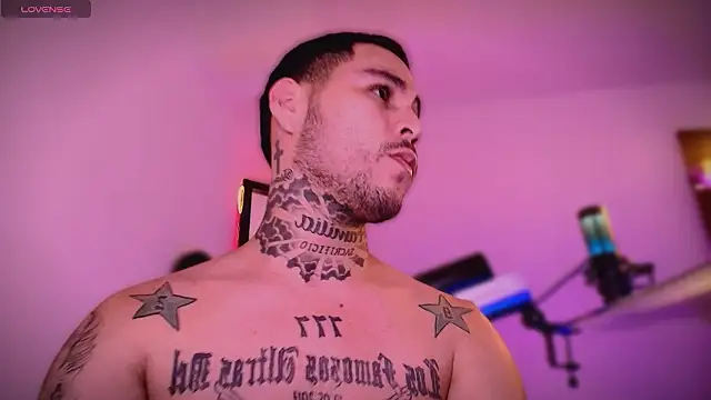 Snapshot of king_of_desire chatting on 02-27-26, 04:01 king of desire online show from 02-27-26, 04:01