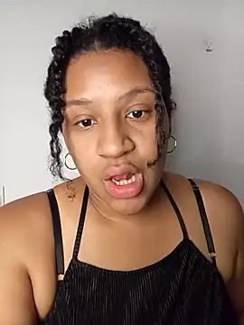 gigiblue89 online show from 05-13-26, 06:53