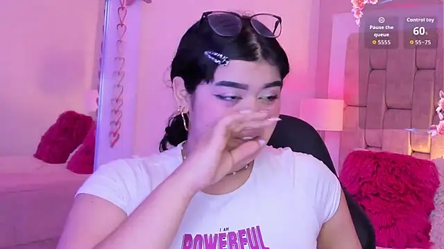 AnniJones online show from 04-11-26, 03:03