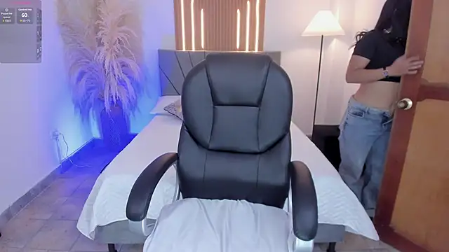 Snapshot of sara_stormy chatting on 02-20-26, 01:24 sara stormy online show from 02-20-26, 01:24