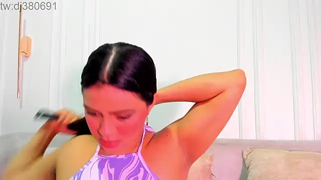 Snapshot of DulceQueen1 chatting on 04-08-26, 12:06 DulceQueen1 online show from 04-08-26, 12:06