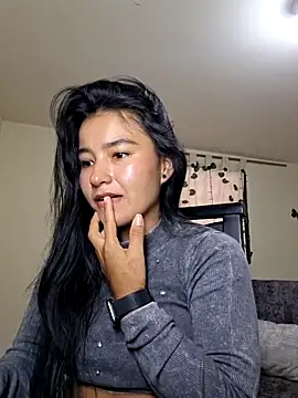 Snapshot of Miiia_a chatting on 02-19-26, 07:44 Miiia a online show from 02-19-26, 07:44