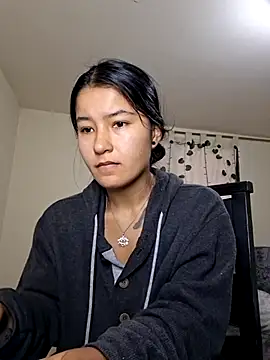 Snapshot of Miiia_a chatting on 02-21-26, 03:58 Miiia a online show from 02-21-26, 03:58