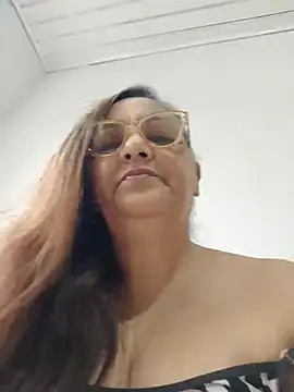 Snapshot of Noemipopi chatting on 06-30-26, 02:06 Noemipopi online show from 06-30-26, 02:06