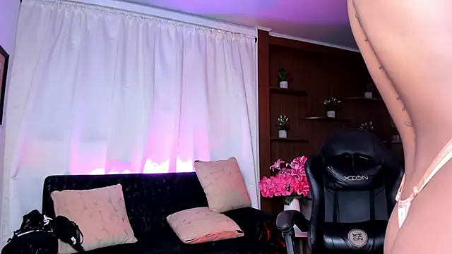 Snapshot of Esmeralda_carrascal chatting on 03-01-26, 03:45 Esmeralda carrascal online show from 03-01-26, 03:45