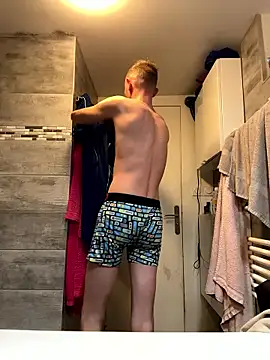 Crevette311 online show from 01-08-26, 03:18