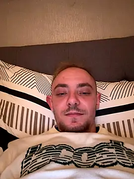 Crevette311 online show from 01-05-26, 05:27