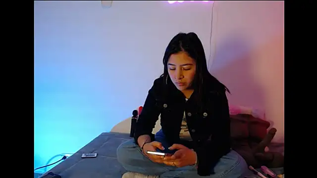 Snapshot of Ele_Enchanted chatting on 02-25-26, 01:44 Ele Enchanted online show from 02-25-26, 01:44