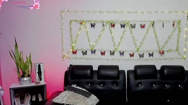 aria-voss online show from 04-08-26, 12:17