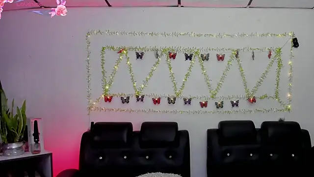 aria-voss online show from 04-10-26, 07:21