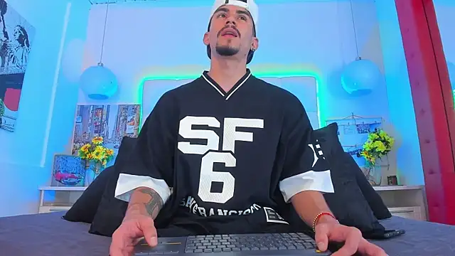 SharonTygaX online show from 06-09-26, 09:49