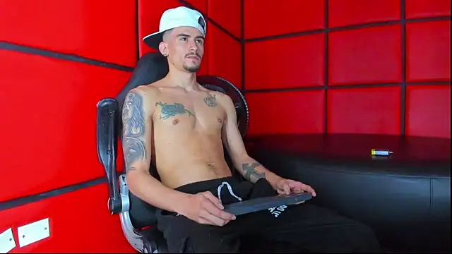 SharonTygaX online show from 04-07-26, 04:42