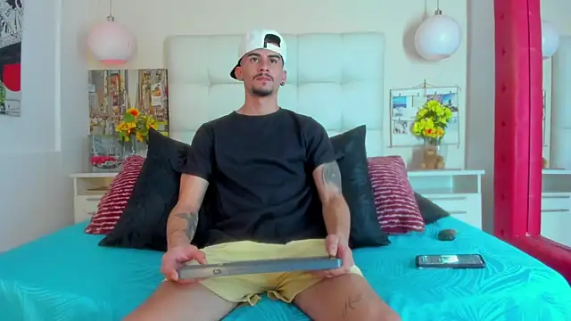 SharonTygaX online show from 04-08-26, 11:17