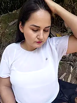 yissela92 online show from 02-20-26, 06:21