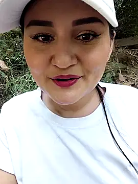 yissela92 online show from 03-10-26, 04:00