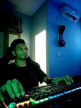 UcEng Lab online show from 03-01-26, 01:05