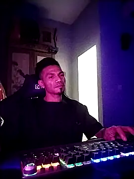 UcEng Lab online show from 03-11-26, 05:40