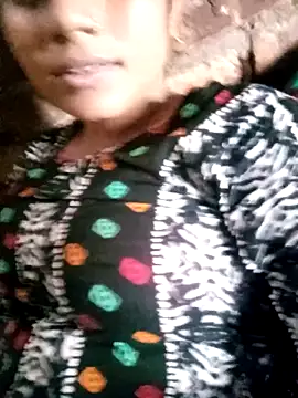 BreezySexyGirl69 online show from 04-15-26, 07:25