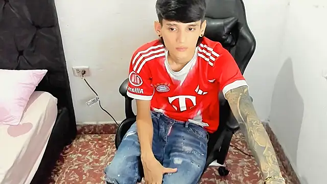 Snapshot of BOY-767 chatting on 04-21-26, 09:21 BOY-767 online show from 04-21-26, 09:21