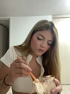 Snapshot of meggan___ chatting on 02-26-26, 07:41 meggan online show from 02-26-26, 07:41