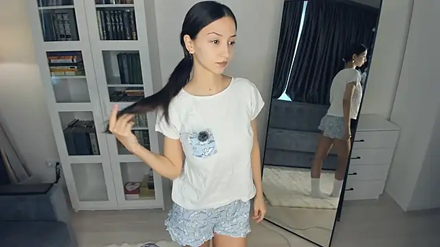 littleevilon online show from 02-20-26, 08:16