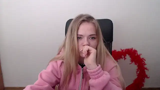 FoxiLana online show from 02-18-26, 10:12