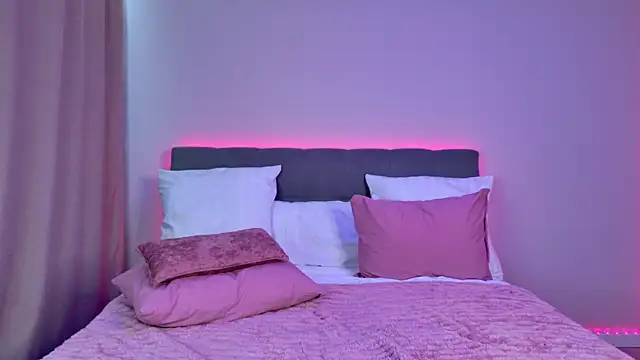 Snapshot of Rossy_X chatting on 02-28-26, 12:21 Rossy X online show from 02-28-26, 12:21