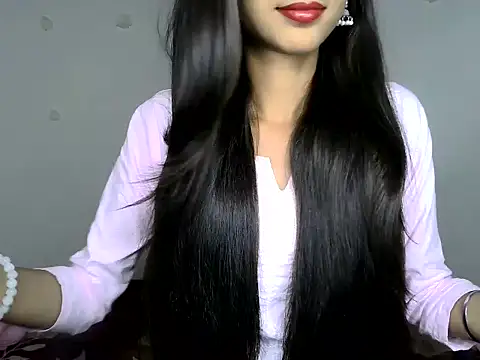 Snapshot of SIKSHA_SINGH chatting on 05-17-26, 06:19 SIKSHA SINGH online show from 05-17-26, 06:19