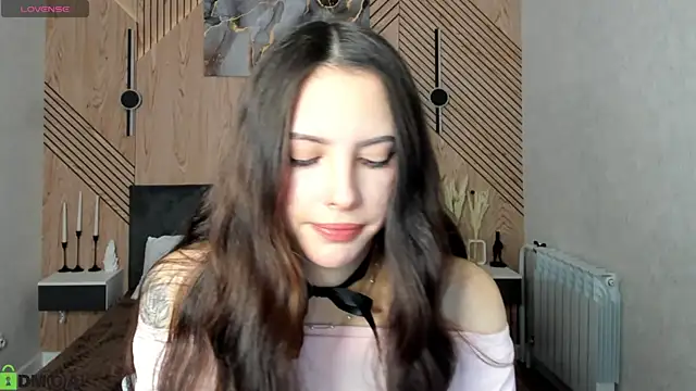 Snapshot of elise_robbie chatting on 02-26-26, 01:05 elise robbie online show from 02-26-26, 01:05