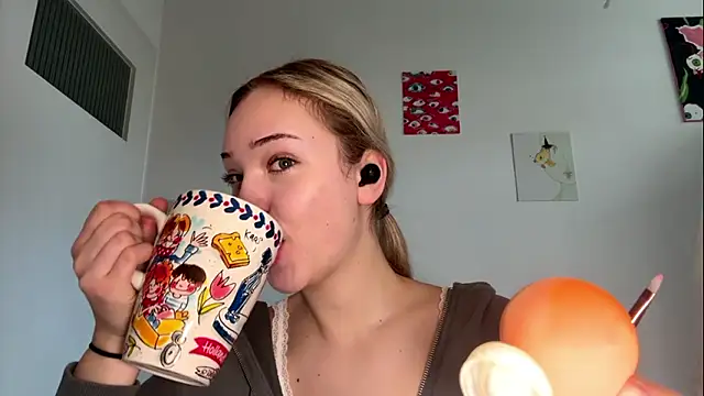 Snapshot of SourMidday chatting on 02-27-26, 08:14 SourMidday online show from 02-27-26, 08:14