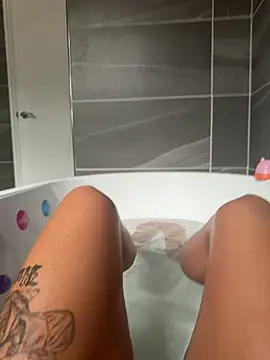 Snapshot of Destinylovex chatting on 02-28-26, 11:10 Destinylovex online show from 02-28-26, 11:10